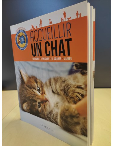 Livre francophone: "Accueillir un chat"